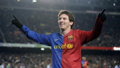 爱游戏体育下载|沧州雄狮四外援显威，主场力克广州城三外援防线，穆里奇奥斯卡联袂导演逆转好戏