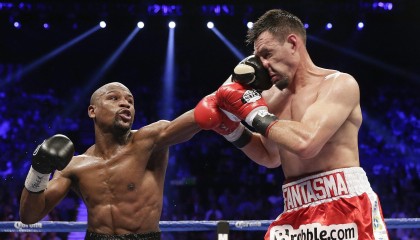 【爱游戏体育下载】张玉宁戴帽谢鹏飞三助攻 国足热身赛六球大胜完美收官