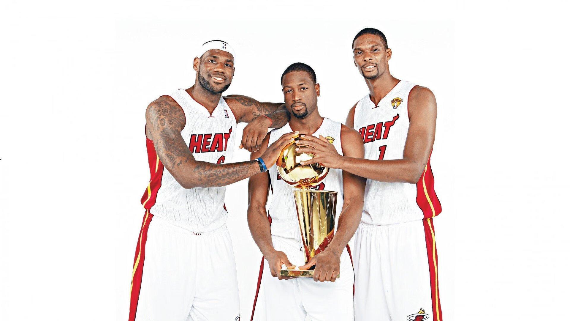 多支球队虎视眈眈瞄准快艇内线支柱，洛城航母提前解体的风险骤增