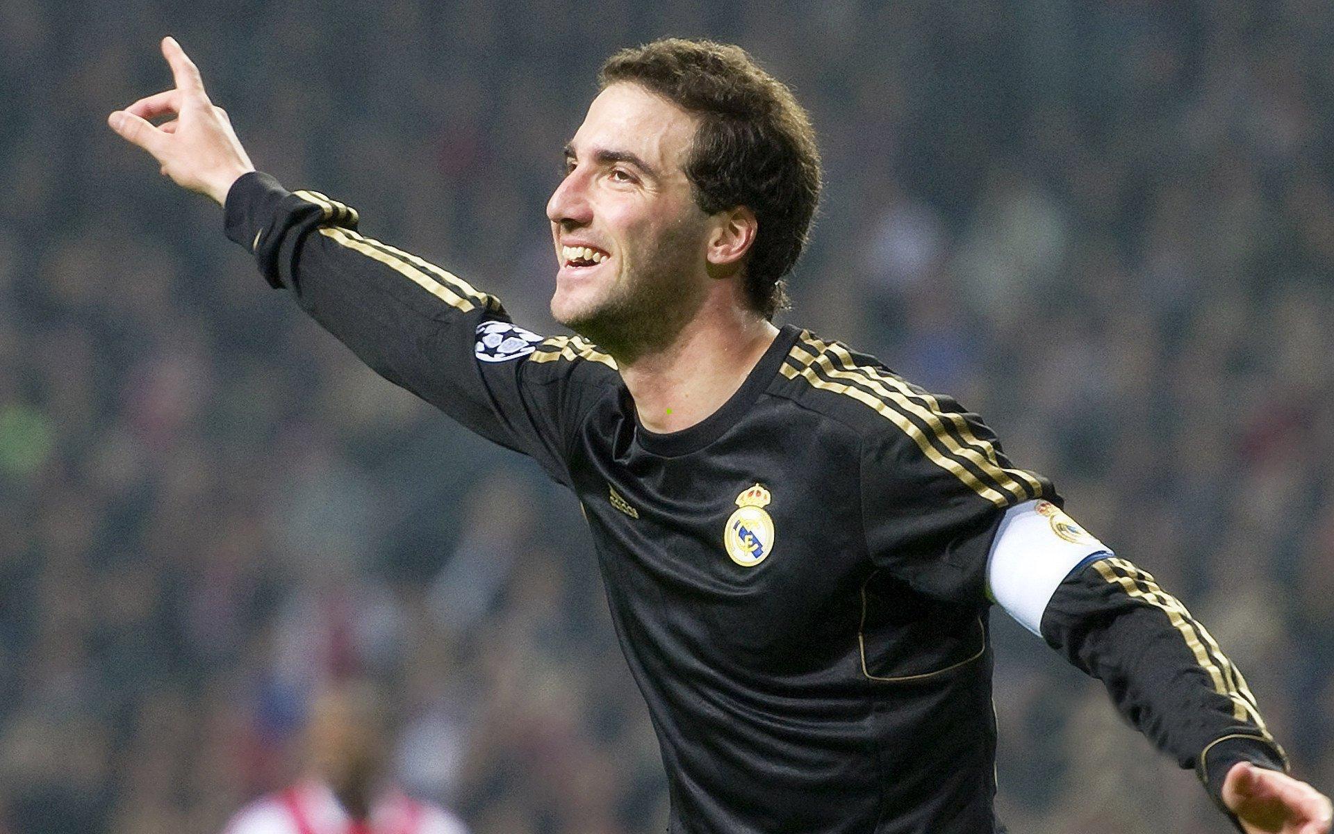 李平康披露戴琳手机开启留言模式，重病球迷状况引发足坛关注