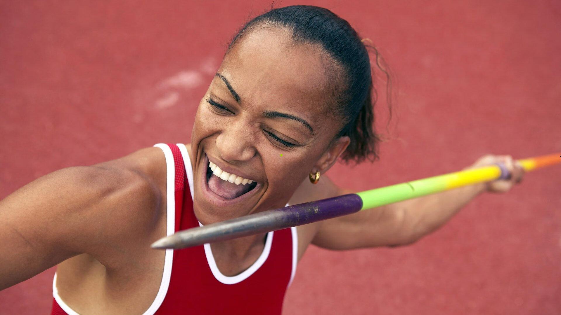 德约科维奇助阵卡塔尔F1冲刺赛 为优胜车手颁奖